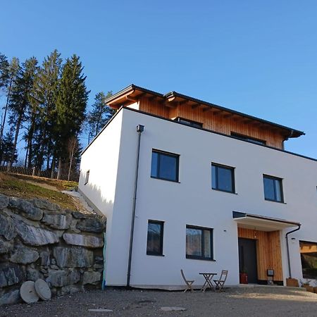 Ferienwohnung Gerlitzenblick فيلاخ المظهر الخارجي الصورة